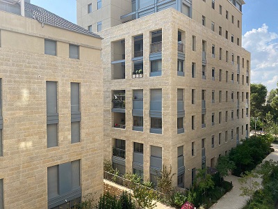 בניינים עם גינה